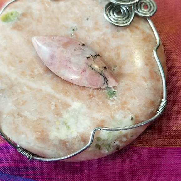 Peach stone wire wrapped pendant silver handmade hand crafted boho - Picture 5 of 9